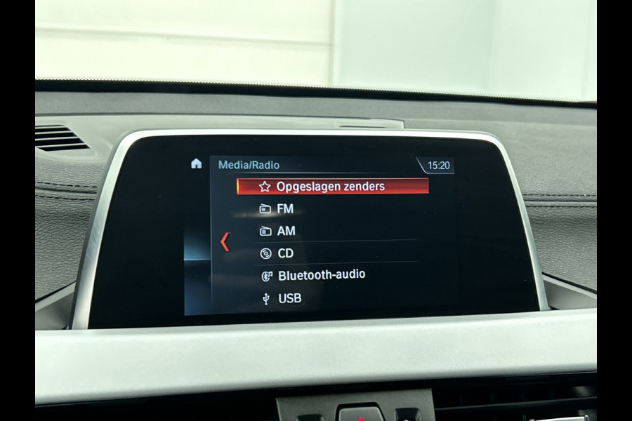 BMW X2 SDrive18i Executive(Dealer OnderH, Navi, StoelV, Camera, Parkeersensoren, Climate Con, Etc)