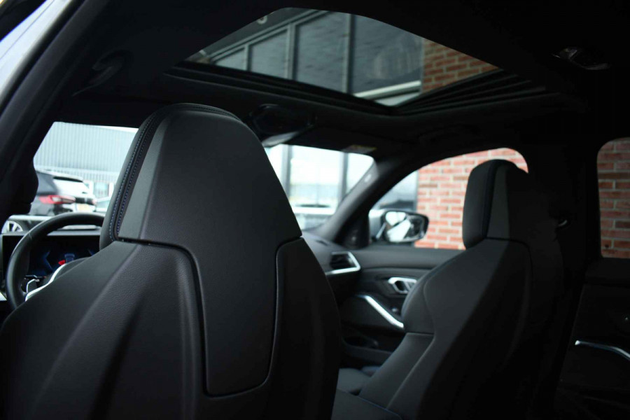 BMW 3 Serie Touring 330e xDrive M-Sport Pro Pano M-zetels ACC HUD 19inch El-klep