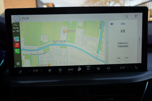 Ford FOCUS Wagon 1.0 EcoB.125PK Hybrid Titanium X/Panoramadak/ Zeldzaam Compleet!!!