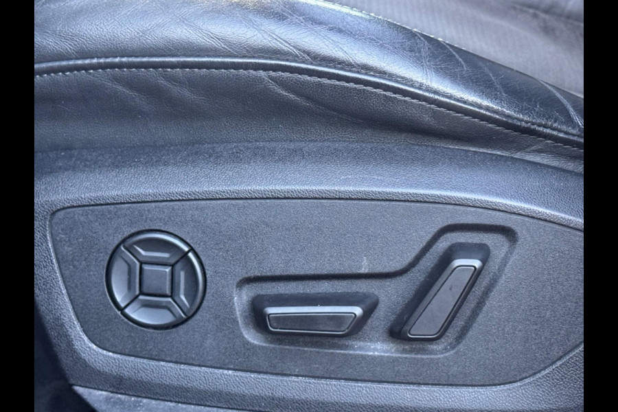 Audi e-tron E-tron 50 quattro Launch edition Black 71 kWh Pano/Memory