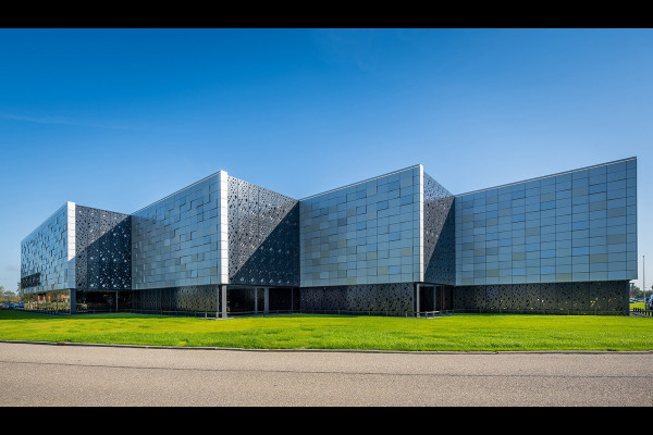 Mercedes-Benz GLC 220 d 4MATIC Business Solution AMG Line Distronic Plus|Stoelverw.|Pano|Camera|Trekhaak|LED|19''