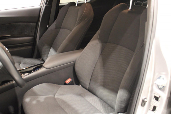 Toyota C-HR 1.8 Hybrid Dynamic Camera/Navigatie/Prijs is rijklaar incl 12 maanden bovag