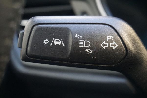 Ford FOCUS Wagon 1.0 EcoB.125PK Hybrid Business/Trekhaak/ Camera/December 2020!!