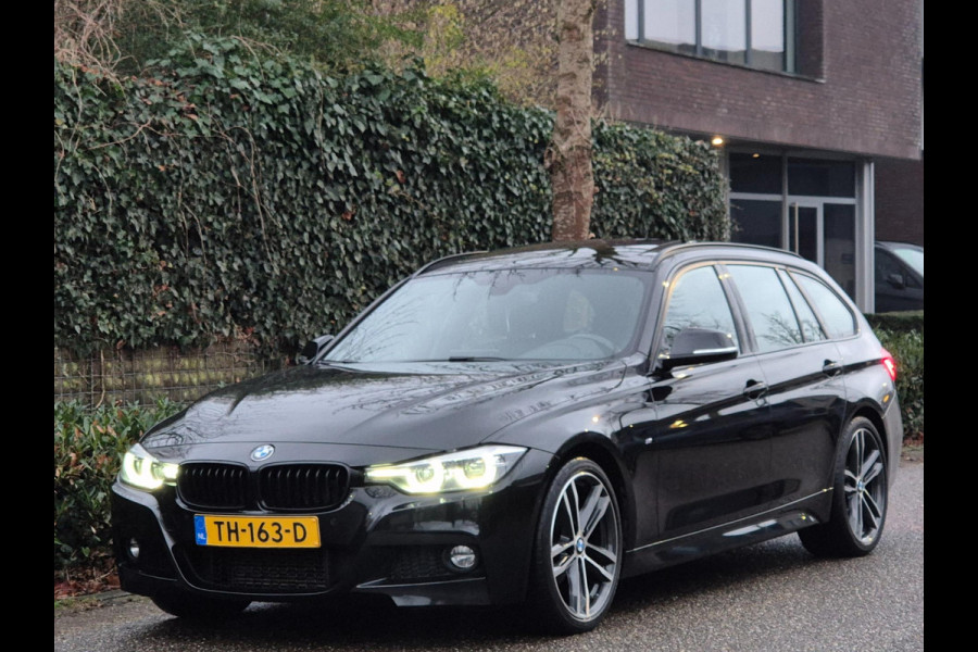 BMW 3 Serie Touring M Sport Panorama Apple CarPlay Camera Trekhaak volle Optieslijst NAP 6WB Shadow Executive Edition NAP Nbt Evo