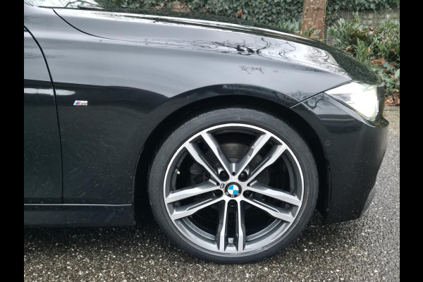 BMW 3 Serie Touring M Sport Panorama Apple CarPlay Camera Trekhaak volle Optieslijst NAP 6WB Shadow Executive Edition NAP Nbt Evo