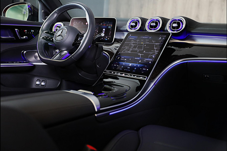 Mercedes-Benz C-Klasse 300 e AMG 63 Look / Burmester / Head Up / 360 Camera / Acc / Elek Stoelen / Full Leder / Open Pano / 20 Inc