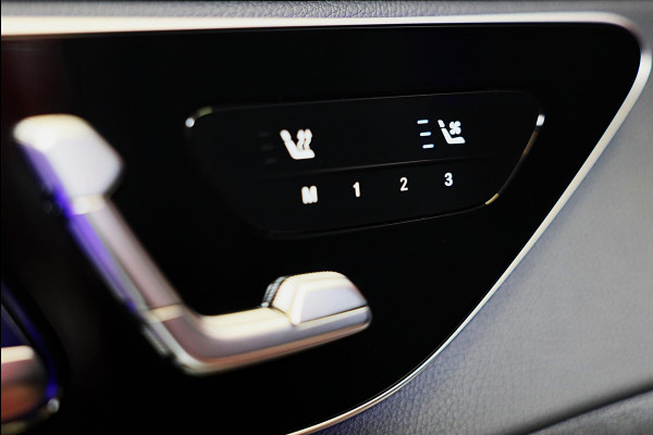 Mercedes-Benz C-Klasse 300 e AMG 63 Look / Burmester / Head Up / 360 Camera / Acc / Elek Stoelen / Full Leder / Open Pano / 20 Inc