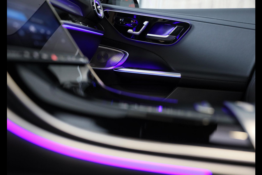 Mercedes-Benz C-Klasse 300 e AMG 63 Look / Burmester / Head Up / 360 Camera / Acc / Elek Stoelen / Full Leder / Open Pano / 20 Inc