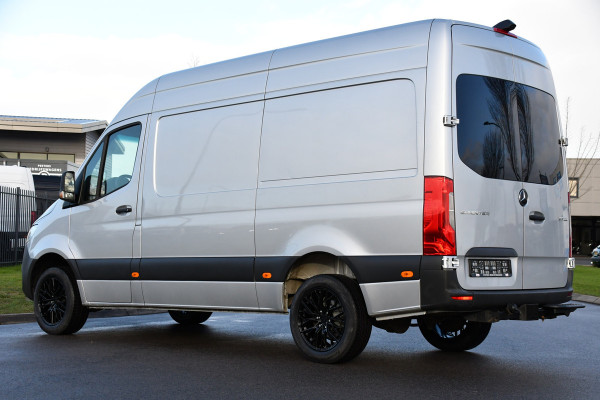 Mercedes-Benz Sprinter 317 1.9 CDI L2H2 RWD PB Edition Camera, Cruise, Carplay, 10,5'' Mbux, 3500kg Trekhaak, Stoelverwarming, 170pk, Automaat, Uniek!