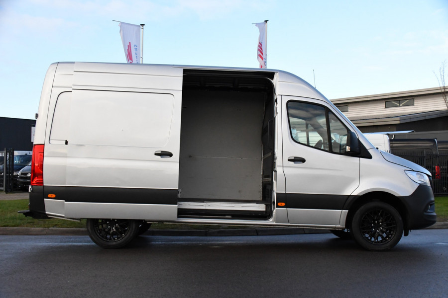 Mercedes-Benz Sprinter 317 1.9 CDI L2H2 RWD PB Edition Camera, Cruise, Carplay, 10,5'' Mbux, 3500kg Trekhaak, Stoelverwarming, 170pk, Automaat, Uniek!