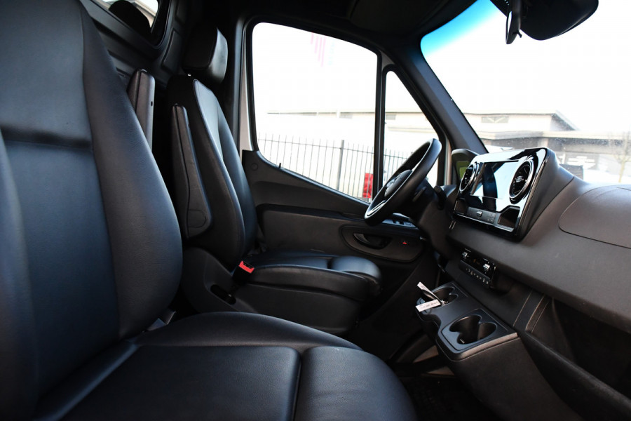 Mercedes-Benz Sprinter 317 1.9 CDI L2H2 RWD PB Edition Camera, Cruise, Carplay, 10,5'' Mbux, 3500kg Trekhaak, Stoelverwarming, 170pk, Automaat, Uniek!