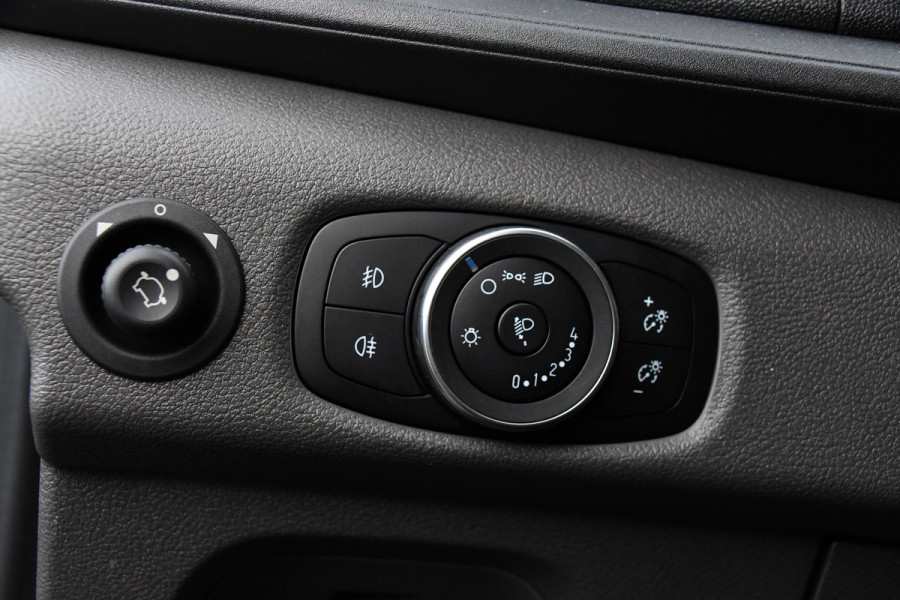 Ford Transit 350 2.0 TDCI L2H2 PB Edition Cruise, Sensoren, 130pk, Automaat, Trekhaak, Airco, Radio, Uniek!