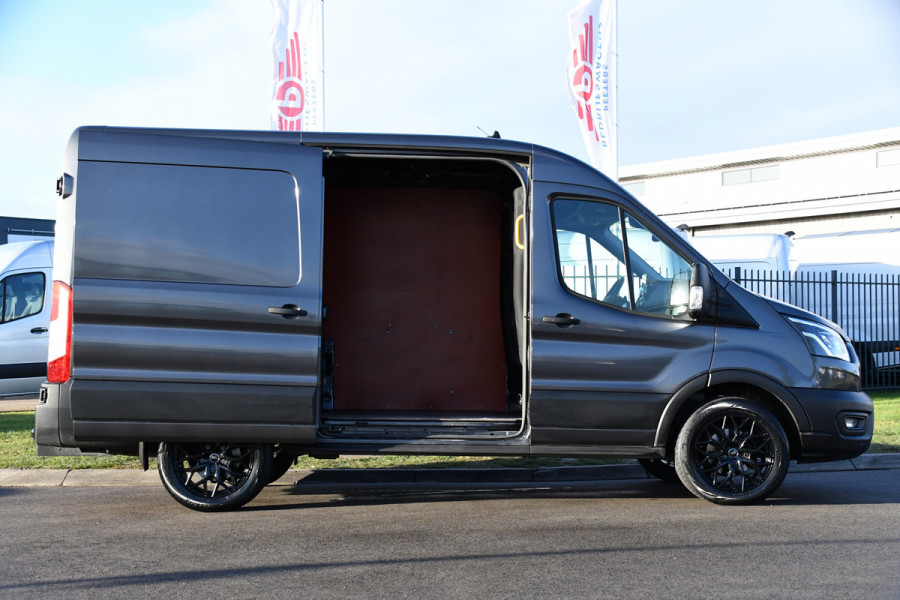 Ford Transit 350 2.0 TDCI L2H2 Raptor Edition Camera, Cruise, Carplay, Xenon, 170pk, Stoelverwarming, Automaat, Trekhaak, Uniek!