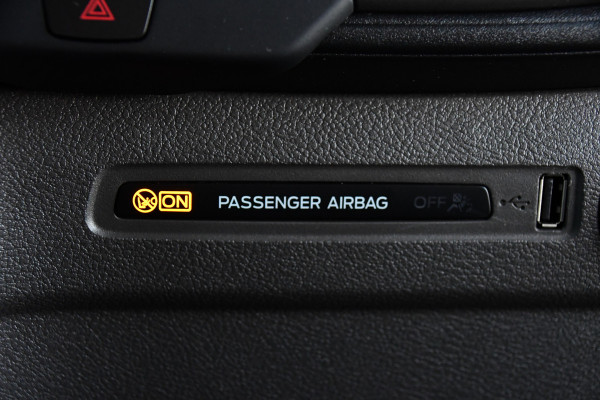 Ford Transit 350 2.0 TDCI L2H2 Raptor Edition Camera, Cruise, Carplay, Xenon, 170pk, Stoelverwarming, Automaat, Trekhaak, Uniek!