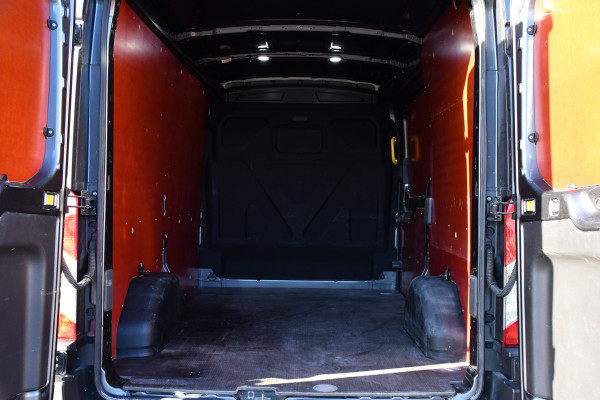 Ford Transit 350 2.0 TDCI L2H2 Raptor Edition Camera, Cruise, Carplay, Xenon, 170pk, Stoelverwarming, Automaat, Trekhaak, Uniek!