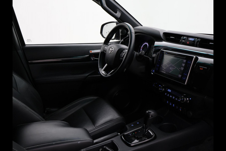 Toyota Hilux 2.4 D-4D AUT. 4X4 DOUBLE CAB EXECUTIVE ORIG. NL *41.151 KM* + ADAPTIVE CRUISE | CAMERA | STOELVERW. | NAVIGATIE