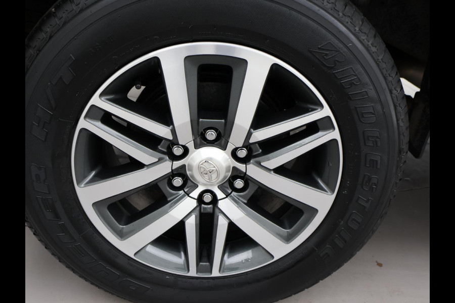 Toyota Hilux 2.4 D-4D AUT. 4X4 DOUBLE CAB EXECUTIVE ORIG. NL *41.151 KM* + ADAPTIVE CRUISE | CAMERA | STOELVERW. | NAVIGATIE
