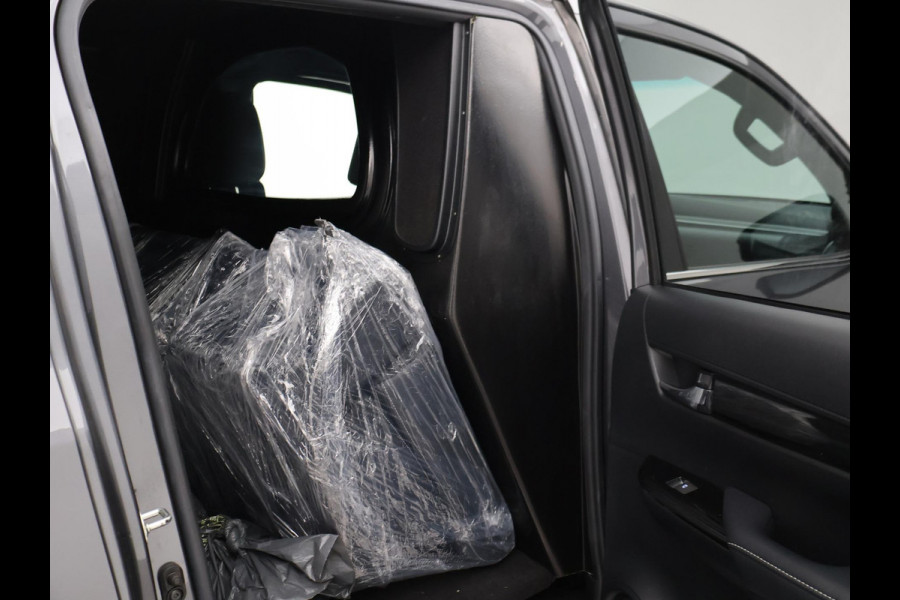 Toyota Hilux 2.4 D-4D AUT. 4X4 DOUBLE CAB EXECUTIVE ORIG. NL *41.151 KM* + ADAPTIVE CRUISE | CAMERA | STOELVERW. | NAVIGATIE