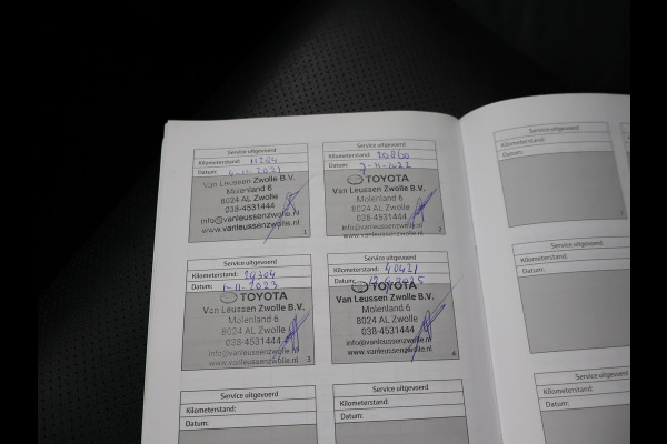 Toyota Hilux 2.4 D-4D AUT. 4X4 DOUBLE CAB EXECUTIVE ORIG. NL *41.151 KM* + ADAPTIVE CRUISE | CAMERA | STOELVERW. | NAVIGATIE