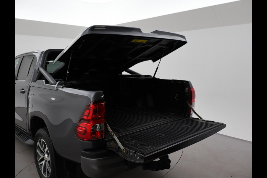 Toyota Hilux 2.4 D-4D AUT. 4X4 DOUBLE CAB EXECUTIVE ORIG. NL *41.151 KM* + ADAPTIVE CRUISE | CAMERA | STOELVERW. | NAVIGATIE