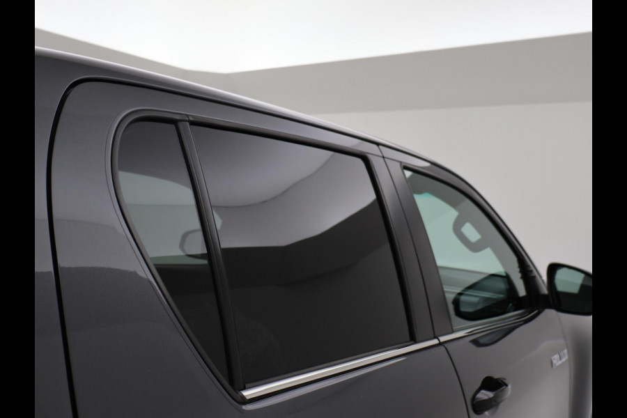 Toyota Hilux 2.4 D-4D AUT. 4X4 DOUBLE CAB EXECUTIVE ORIG. NL *41.151 KM* + ADAPTIVE CRUISE | CAMERA | STOELVERW. | NAVIGATIE