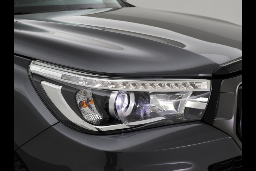 Toyota Hilux 2.4 D-4D AUT. 4X4 DOUBLE CAB EXECUTIVE ORIG. NL *41.151 KM* + ADAPTIVE CRUISE | CAMERA | STOELVERW. | NAVIGATIE