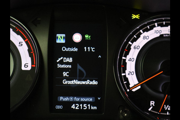 Toyota Hilux 2.4 D-4D AUT. 4X4 DOUBLE CAB EXECUTIVE ORIG. NL *41.151 KM* + ADAPTIVE CRUISE | CAMERA | STOELVERW. | NAVIGATIE