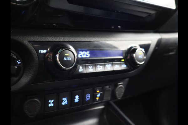 Toyota Hilux 2.4 D-4D AUT. 4X4 DOUBLE CAB EXECUTIVE ORIG. NL *41.151 KM* + ADAPTIVE CRUISE | CAMERA | STOELVERW. | NAVIGATIE