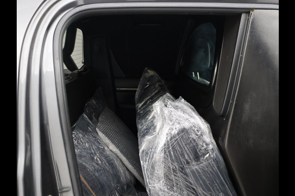 Toyota Hilux 2.4 D-4D AUT. 4X4 DOUBLE CAB EXECUTIVE ORIG. NL *41.151 KM* + ADAPTIVE CRUISE | CAMERA | STOELVERW. | NAVIGATIE