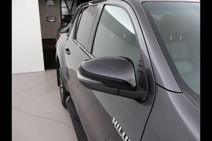 Toyota Hilux 2.4 D-4D AUT. 4X4 DOUBLE CAB EXECUTIVE ORIG. NL *41.151 KM* + ADAPTIVE CRUISE | CAMERA | STOELVERW. | NAVIGATIE