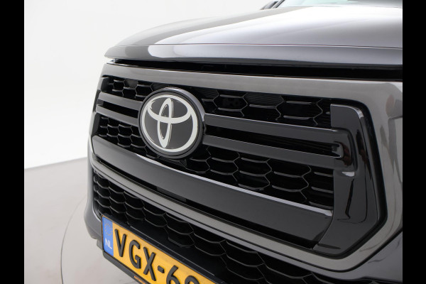 Toyota Hilux 2.4 D-4D AUT. 4X4 DOUBLE CAB EXECUTIVE ORIG. NL *41.151 KM* + ADAPTIVE CRUISE | CAMERA | STOELVERW. | NAVIGATIE
