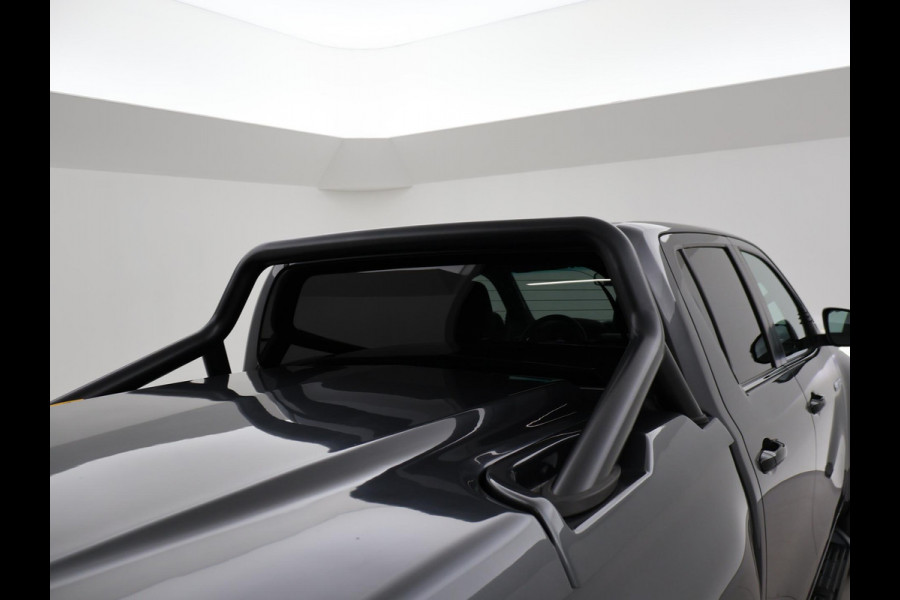 Toyota Hilux 2.4 D-4D AUT. 4X4 DOUBLE CAB EXECUTIVE ORIG. NL *41.151 KM* + ADAPTIVE CRUISE | CAMERA | STOELVERW. | NAVIGATIE