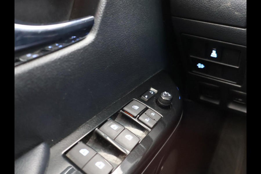 Toyota Hilux 2.4 D-4D AUT. 4X4 DOUBLE CAB EXECUTIVE ORIG. NL *41.151 KM* + ADAPTIVE CRUISE | CAMERA | STOELVERW. | NAVIGATIE