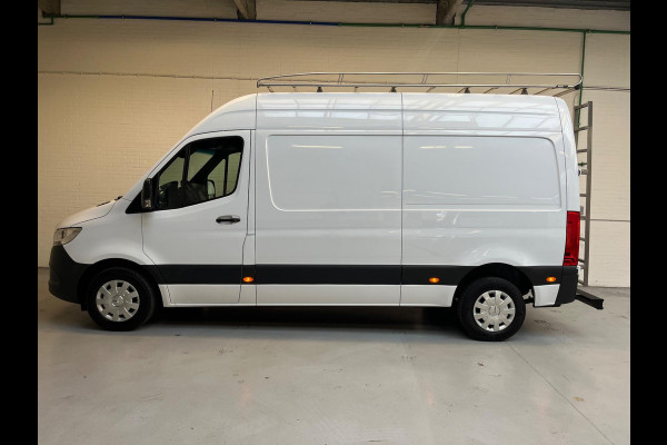 Mercedes-Benz Sprinter Automaat 211 2.2 CDI L2H2 3Persoons, Imperiaal + Trap, Kast, M-BUX, Trekhaak, RIJKLAARPRIJS! NETTE BUS!