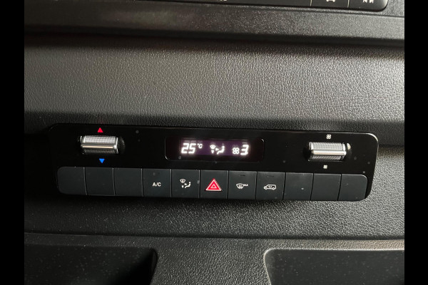 Mercedes-Benz Sprinter Automaat 211 2.2 CDI L2H2 3Persoons, Imperiaal + Trap, Kast, M-BUX, Trekhaak, RIJKLAARPRIJS! NETTE BUS!