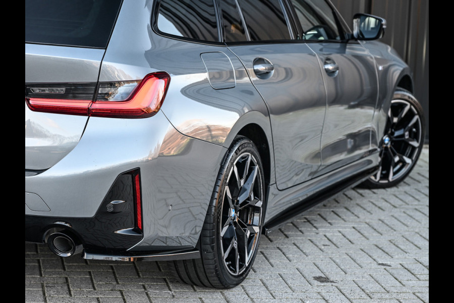 BMW 3 Serie Touring 330e xDrive · M sport · Accu 19,5kWh · Trekhaak · Panoramadak · Active Cruise · Panoramadak · Camera · Ambiance interieu
