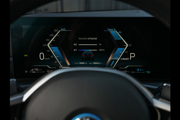 BMW 3 Serie Touring 330e xDrive · M sport · Accu 19,5kWh · Trekhaak · Active Cruise · Camera · Ambiance interieur · Full Styling