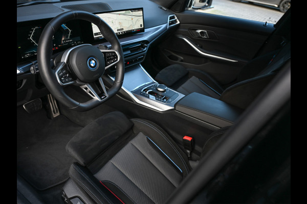 BMW 3 Serie Touring 330e xDrive · M sport · Accu 19,5kWh · Trekhaak · Active Cruise · Camera · Ambiance interieur · Full Styling