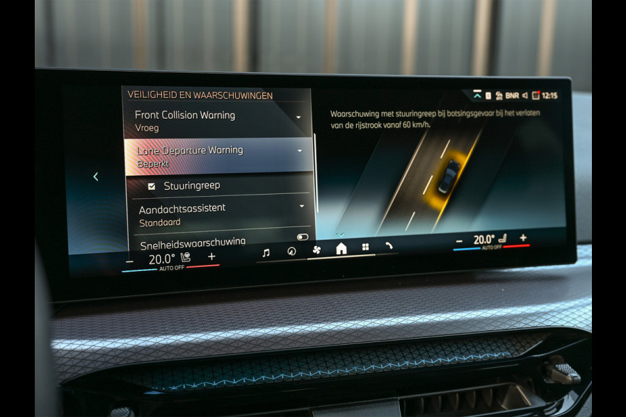 BMW 3 Serie Touring 330e xDrive · M sport · Accu 19,5kWh · Trekhaak · Active Cruise · Camera · Ambiance interieur · Full Styling