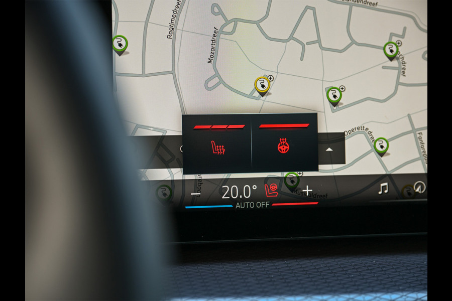 BMW 3 Serie Touring 330e xDrive · M sport · Accu 19,5kWh · Trekhaak · Active Cruise · Camera · Ambiance interieur · Full Styling