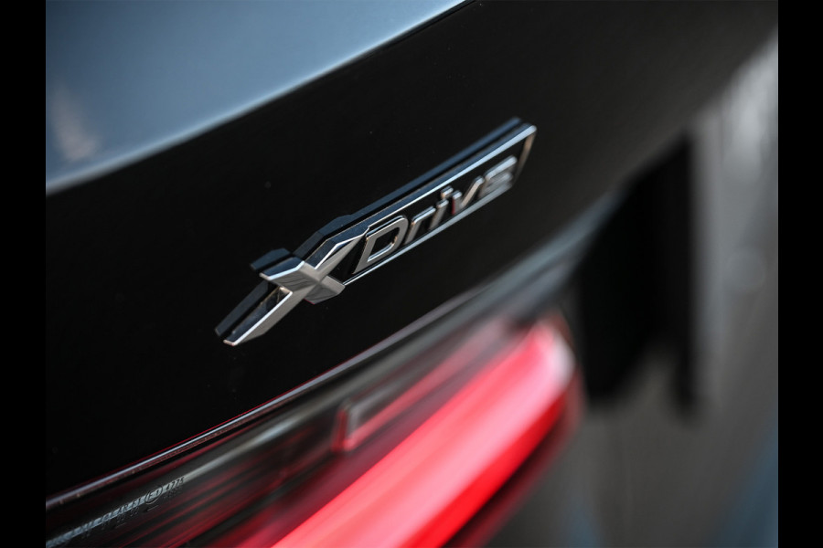 BMW 3 Serie Touring 330e xDrive · M sport · Accu 19,5kWh · Trekhaak · Active Cruise · Camera · Ambiance interieur · Full Styling