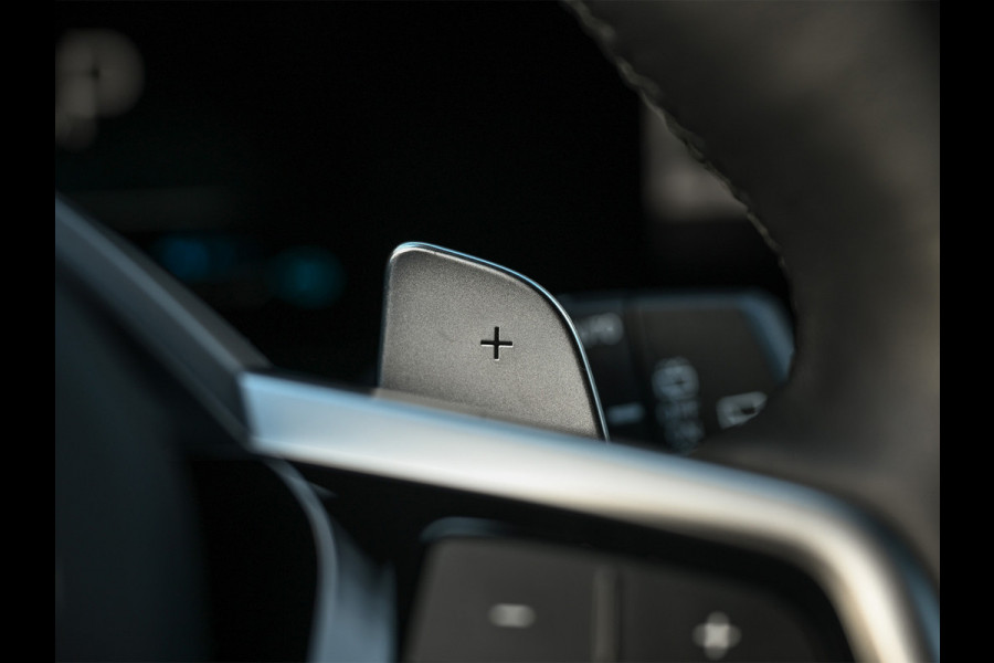 BMW 3 Serie Touring 330e xDrive · M sport · Accu 19,5kWh · Trekhaak · Active Cruise · Camera · Ambiance interieur · Full Styling