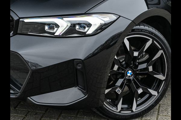 BMW 3 Serie Touring 330e xDrive · M sport · Accu 19,5kWh · Trekhaak · Panoramadak · Active Cruise · Camera · Ambiance interieur ·