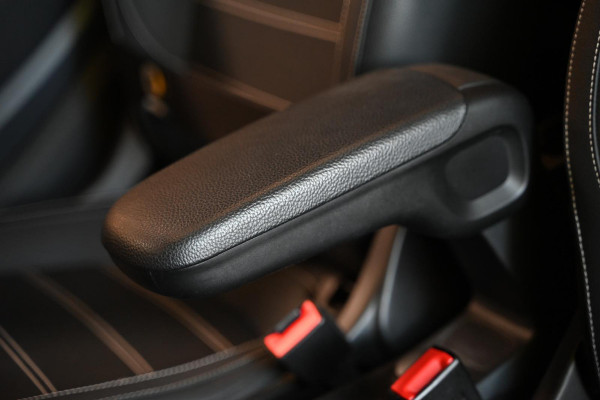 Smart Fortwo cabrio EQ Comfort PLUS - Incl. BTW - Leer - Stoel- en Stuurverwarming - LED Lampen - Achteruitrijcamera