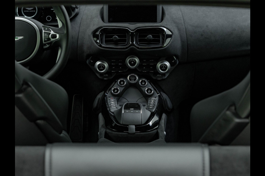 Aston Martin Vantage 4.0 V8 - 5.305km! - Dealer Maintenance