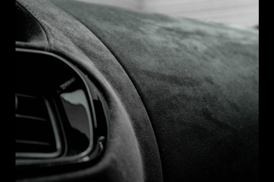 Aston Martin Vantage 4.0 V8 - 5.305km! - Dealer Maintenance