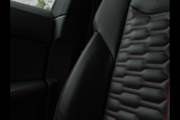 Audi Q8 4.0 TFSI RS Q8 quattro - Pano - Matrix LED - Bang & Olufsen - Trekhaak