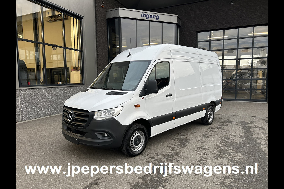 Mercedes-Benz Sprinter 317 CDI L2 H2 MBUX / 360 Camera / Navigatie / Geveerde stoel / Cruise control / Airco / 270 Graden achterdeuren