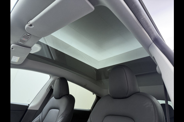 Tesla Model Y Performance AWD 75kWh SOH 95% Warmtepomp Panoramadak Navi Ecc Leder Lmv 21" Keyless Led Elek.Achterklep Memory Stoel+Stuurverwarming AMD-Ryzen­™-Processor 1e Eigenaar Origineel Nederlandse Auto fabrieksgarantie tot 14-12-2027 Batterij en Motorgarantie tot 14-12-2031/192.000km
