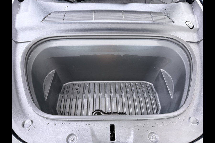 Tesla Model Y Performance AWD 75kWh SOH 95% Warmtepomp Panoramadak Navi Ecc Leder Lmv 21" Keyless Led Elek.Achterklep Memory Stoel+Stuurverwarming AMD-Ryzen­™-Processor 1e Eigenaar Origineel Nederlandse Auto fabrieksgarantie tot 14-12-2027 Batterij en Motorgarantie tot 14-12-2031/192.000km